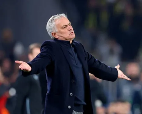Benfica Involved in Negotiations to Hire Mourinho After Dismissal of Former Manager