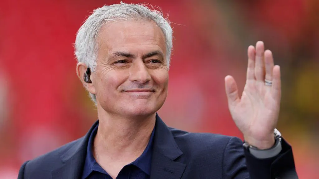 Which person would say not to Benfica? - The Special One touches down for talks