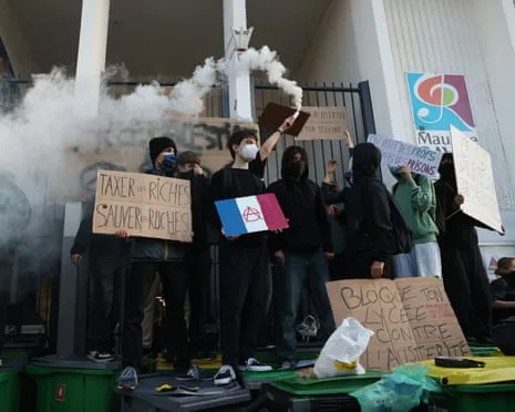Recently Appointed French PM Faces Mounting Pressure as Countrywide Strikes Paralyze Education and Transport